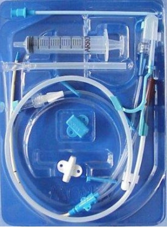 SET con CATETERE VENOSO CENTRALE TRE LUMI 8,5 FR  20 cm